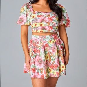 Cutest floral two piece set from BuddyLove. Size Medium. NWT